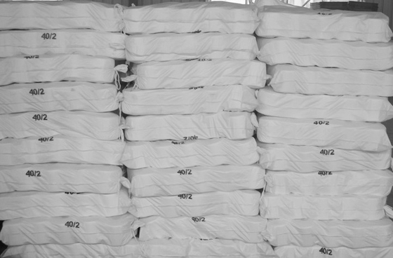 Yizheng Fiber Material 302 402 502 স্পুন পলিস্টার গার্ন সেলাইয়ের থ্রেড প্রস্তুতকারক চীন
